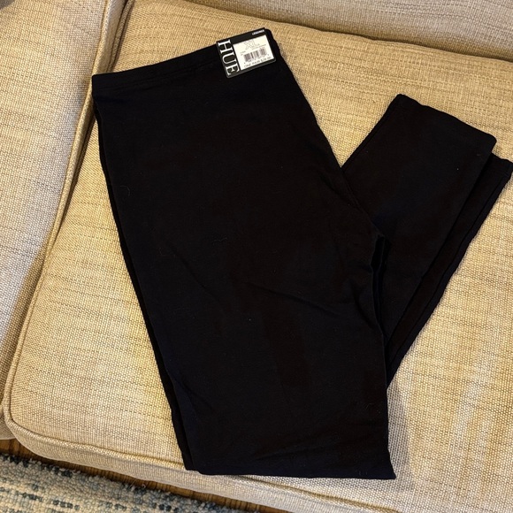 HUE Black Stretch Leggings - Picture 2 of 5
